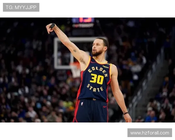 勇士队季前赛大胜湖人，库里首发高效表现带领球队轻松取胜